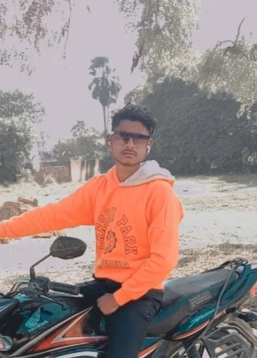 Ameer Khan, 22, India, Khalīlābād