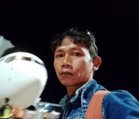 Yusuf, 19, Abepura