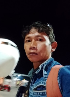 Yusuf, 19, Indonesia, Abepura