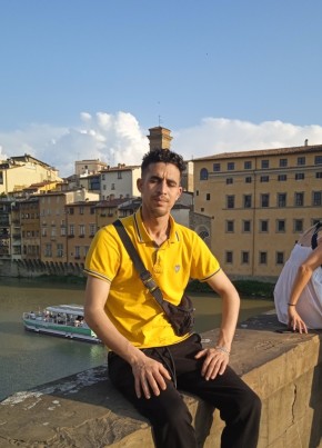 Samir, 29, Repubblica Italiana, Firenze