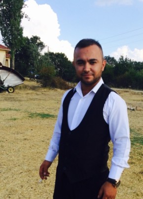 Şahin, 32, Türkiye Cumhuriyeti, Uşak