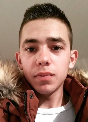 José, 25, République Française, Fontaine