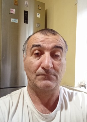 Роман из Успенское 48 лет