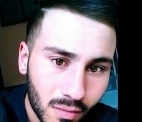 Kamol, 22, London
