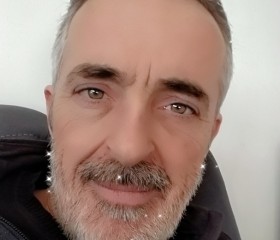 Phil, 52 года, București