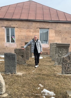 Arsen, 50, Armenia, Hrazdan