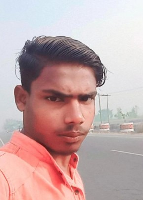 Pardeep, 19, India, Varanasi