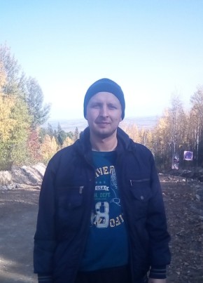 Илья, 36, Россия, Серов