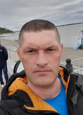 Олег, 42, Россия, Лесозаводск