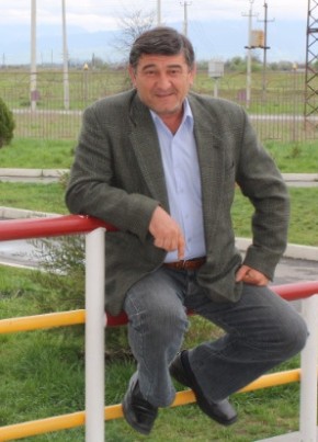Аслан, 61, Россия, Беслан