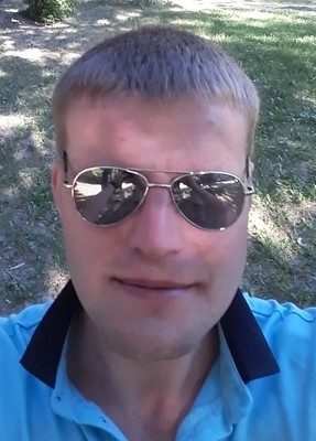 Максим, 32, Россия, Псков