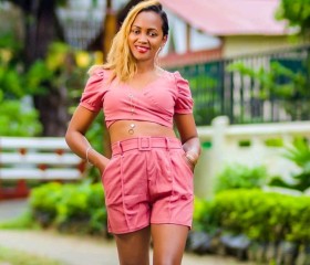 Léonie, 34, Toamasina