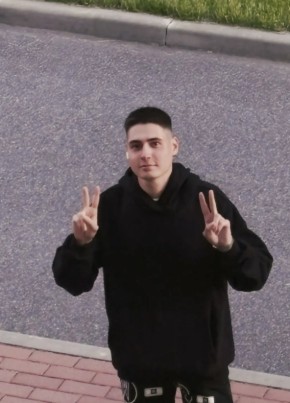 Константин из Астрахани 20 лет