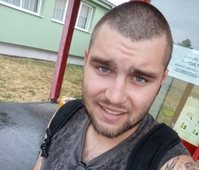 Yevgenii, 26, Nitra