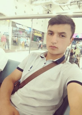 Chamoliddin M uro, 20, Russia, Perm