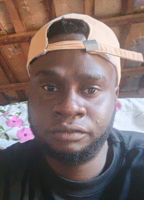 Rosh из Mukono 28 лет