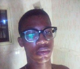 John Deere, 18 лет, Lagos