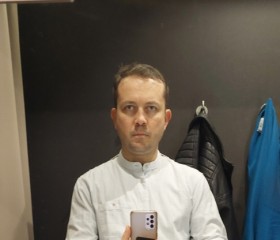 Ser, 43, Bonn