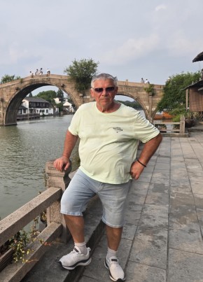 Igor из Новороссийска 63 года
