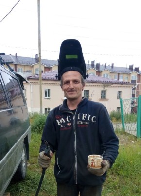 Рафаил из Магадана 46 лет