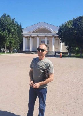 Юрий из Саратова 61 год