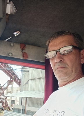 сергей из Новокузнецка 52 года