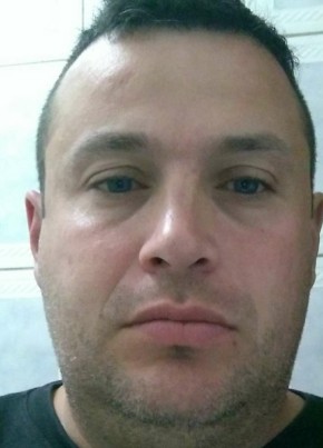 Luciano, 43, República Federativa do Brasil, Cachoeirinha