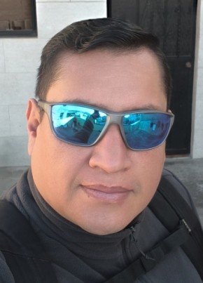 Robert из Quito 44 года