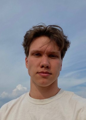 Alex из Москвы 22 года