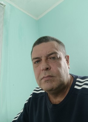Андрей из Саратова 49 лет