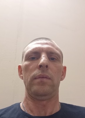 Sergey, 40, Russia, Pskov