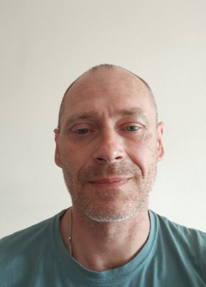 Денис из Брянска 49 лет