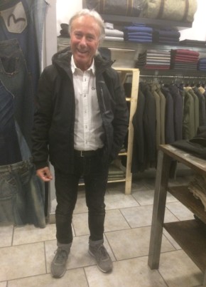 Luciano, 63, Repubblica Italiana, Portici