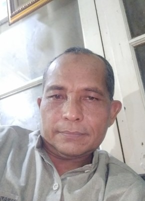 Yusno, 19, Indonesia, Kota Surabaya