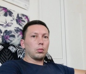 El, 40, Batumi