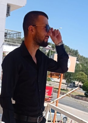 Mahsum, 26, Türkiye Cumhuriyeti, İzmir