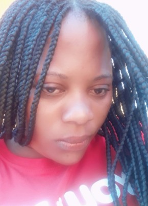 Lyn, 28, Uganda, Mbarara