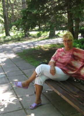 Нина, 69, Россия, Москва