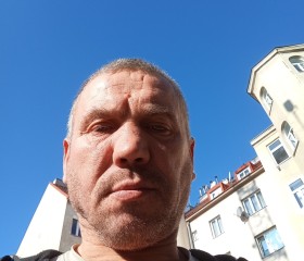 Victor, 44, Vienna