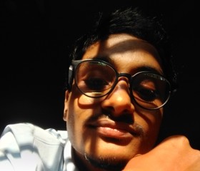 Alex Knight, 30, Par Naogaon