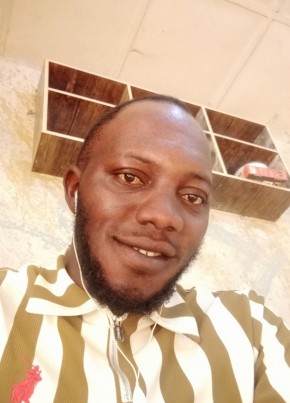 Prince isah из Abuja 26 лет