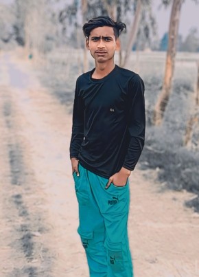 Munendrapal, 18, India, Pīlībhīt