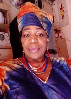 Rhoda Buthe, 56, iRiphabhuliki yase Ningizimu Afrika, iKapa