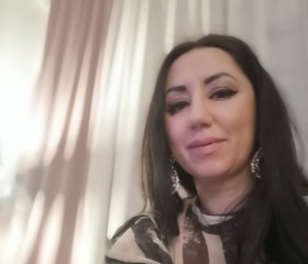 Alisa, 45, Hilversum