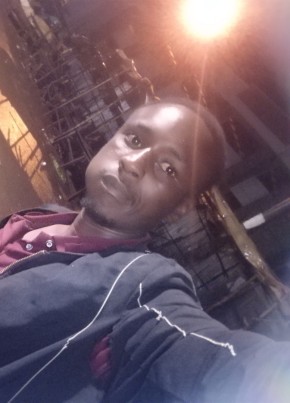 James из Nairobi 26 лет