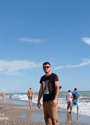 Ahmad Mohammadi, 22, Türkiye Cumhuriyeti, İzmir