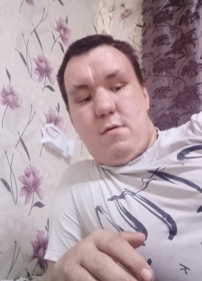 Илья Домнин из Новой Ляли 22 года