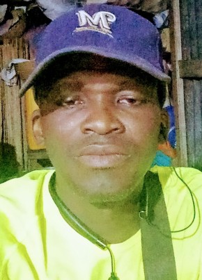 Maliki, 19, République du Bénin, Porto Novo