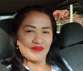 Sandra, 57, Apartado