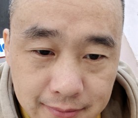 刘春林, 41, Tokyo